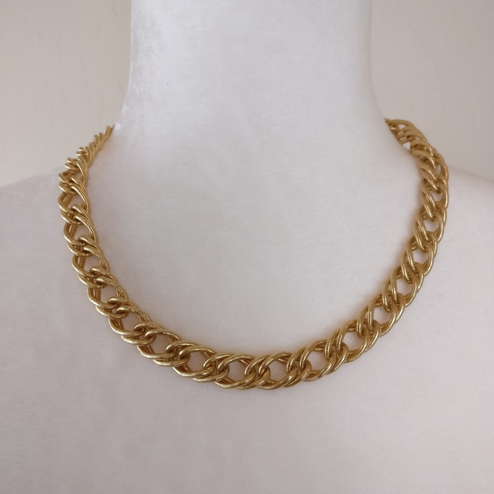 Vintage Chunky Gold Tone Curb Chain Necklace